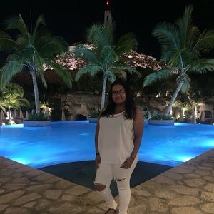 Meet your Posher, Alyssa